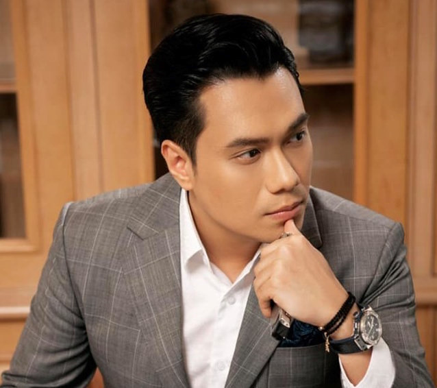 vẻ nam tính của Việt Anh trước khi phẫu thuật